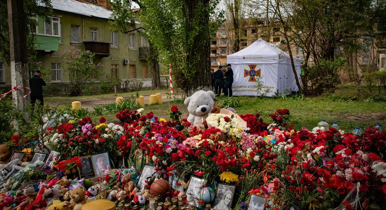 Russian attack on Ukrainian capital kills at least 11 civilians