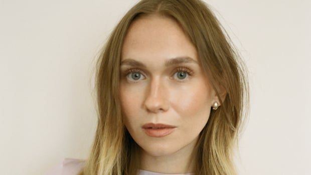 Barrie, Ont.’s Veronika Slowikowska joins SNL, sole Canadian among 5 new cast members